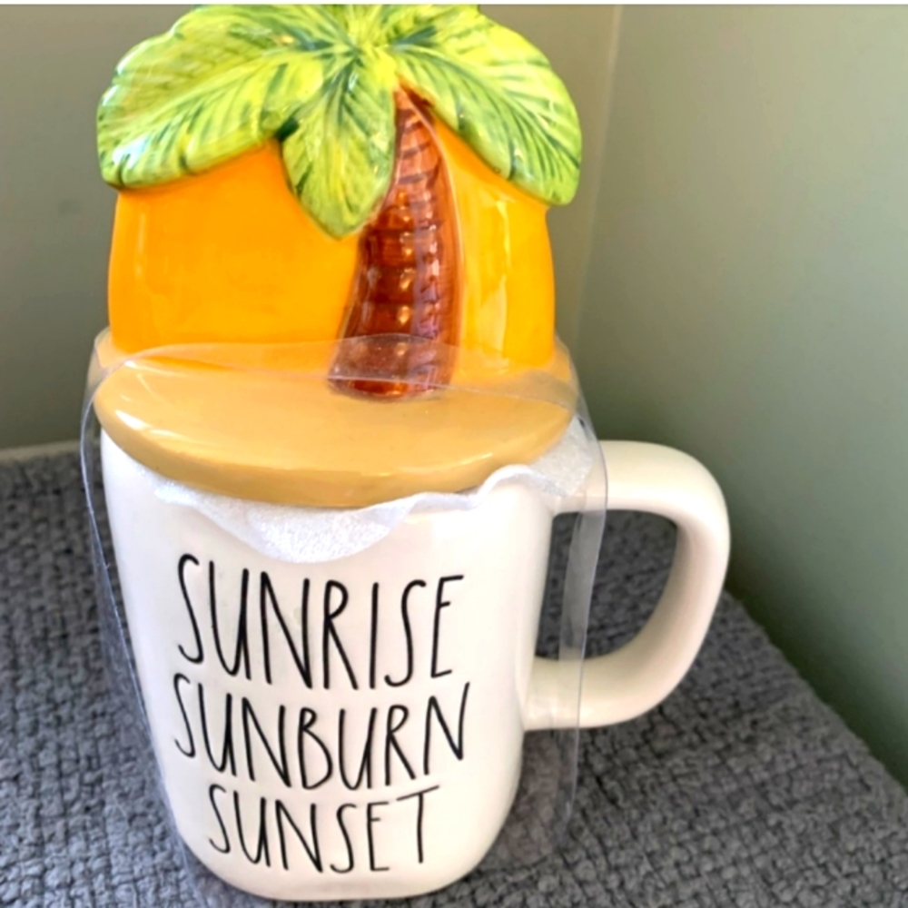 Sunset Palm tree mug with topper NEW IN PACKAGE